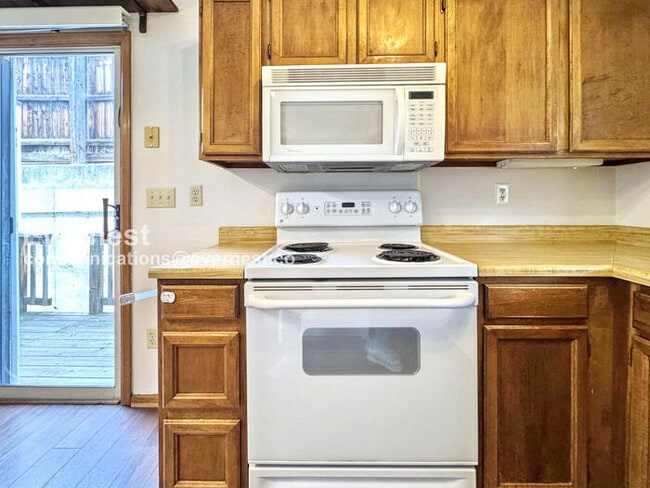 Photo - 7507 S Steele St