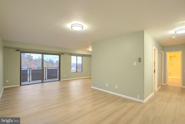 Photo - 6001 Arlington Blvd Apartment Unit 806