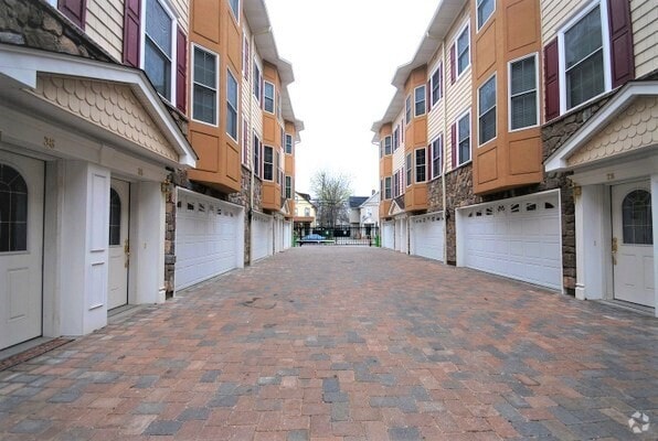 Building Photo - 330 Maple Ave Unit #29 Rental