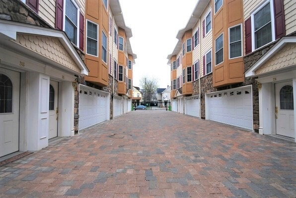 Photo - 330 Maple Ave Townhome
