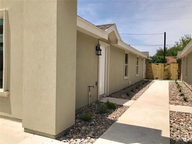 Building Photo - 2211 Taxco Ct Unit 4 Rental