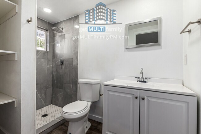 Photo - 525 N 32nd St Unidad 12A
