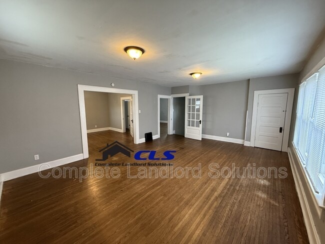 Building Photo - 832 S 17th St