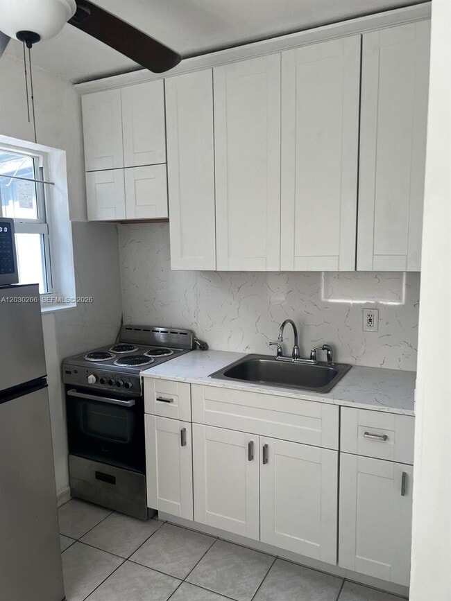 Photo - 1821 SW 7th St Unidad 7