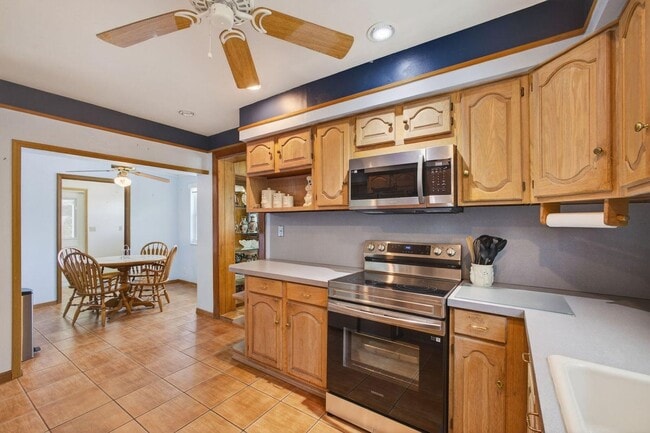 Photo - 704 Juniper Dr