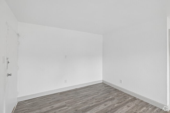 Platinum - 2BR - 2BR, 2BA - 950SF - Dining Room - Marina Point