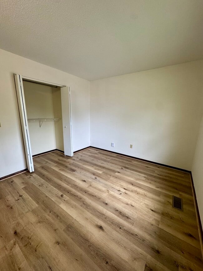 Photo - 5556 N Thornwood Ave