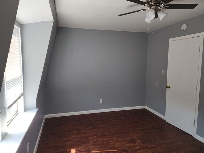 Photo - 3131-3133-3133 California Ave Unit 3131