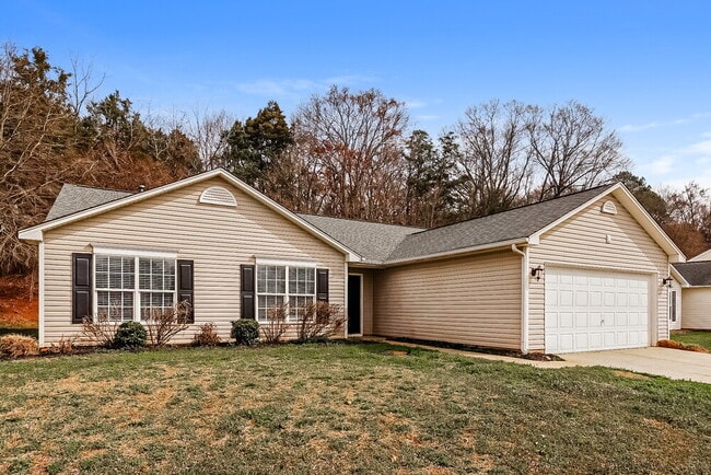 Photo - 2082 Chapel Creek Rd