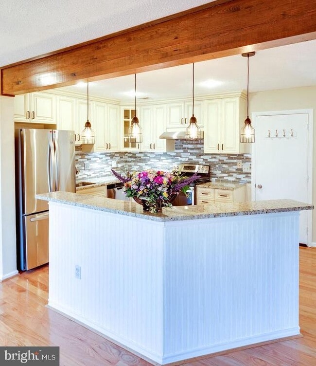 Photo - 2303 Glade Bank Way