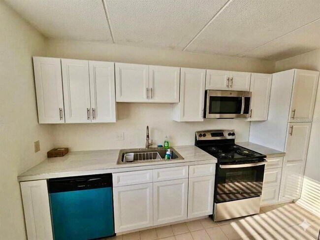 4435 1st St NE Unidad 103