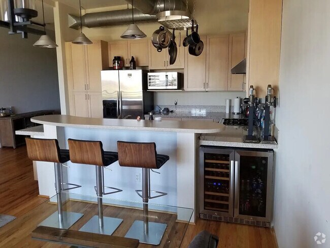 Building Photo - 1800 Lawrence St Unit 403 Rental