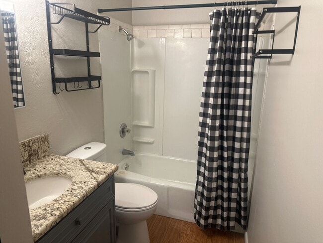 Photo - Heights complex Unidad 4507A N ILLINOIS AVE-1