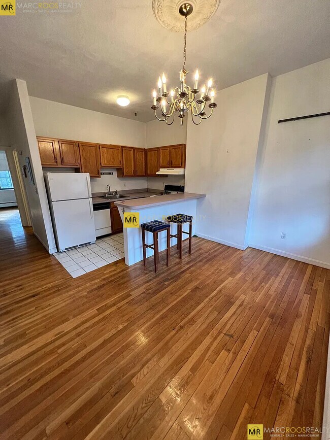 Photo - 10 Milford St Condo