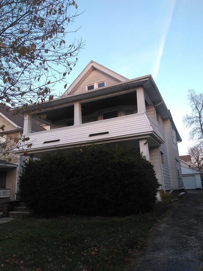 Building Photo - 1297 Warren Rd Rental