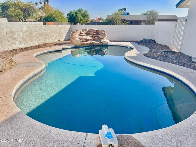 Photo - 1302 W Halstead Dr