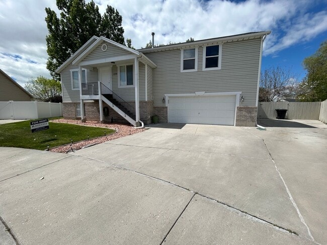 Photo - 4 Bedroom 4 Bathroom Home in Provo, Utah!