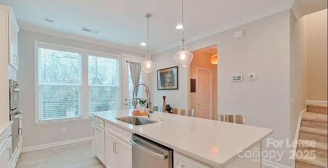 Photo - 515 Upper Stone Cir