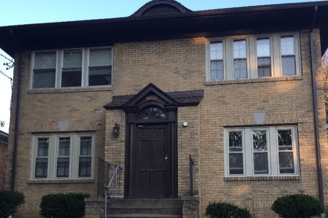 4 Unit Building - 1494 Front St Unit 3