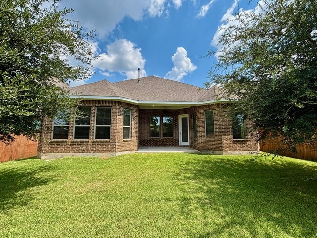 Photo - 50 Wyatt Oaks Dr