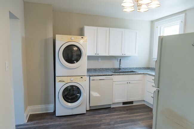 127 Herr St Unit 3
