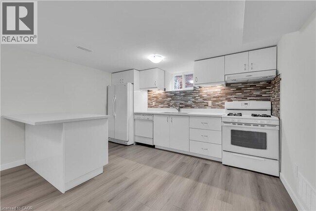 Photo - 17 Victor Blvd