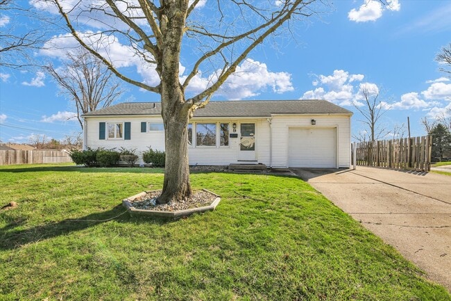 Building Photo - 9 Glenview Dr