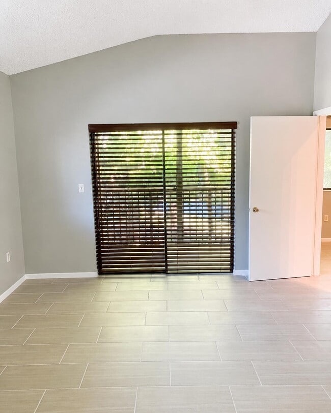 Photo - 2550 SW 18th Terrace Unidad 1606