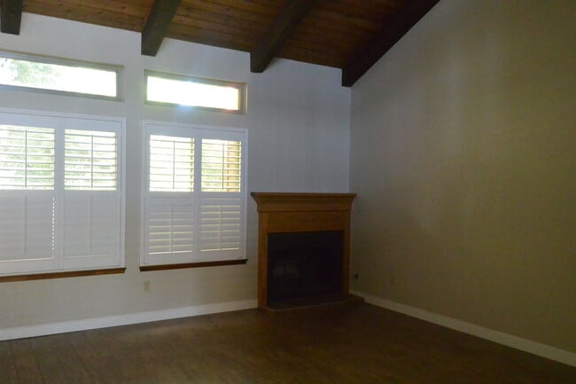 Photo - 1933 S Royal Oaks Dr