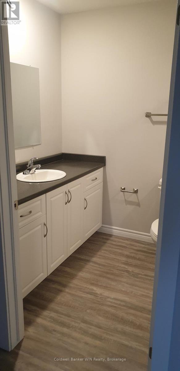 Photo - 540 Wallace Ave S