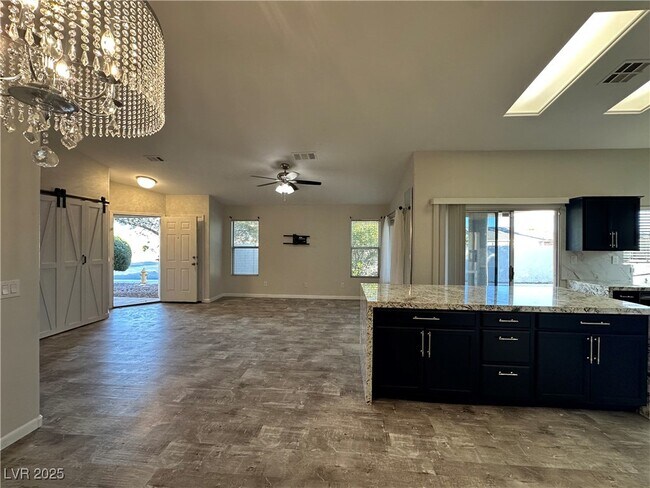 Building Photo - 8001 Hesperides Ave