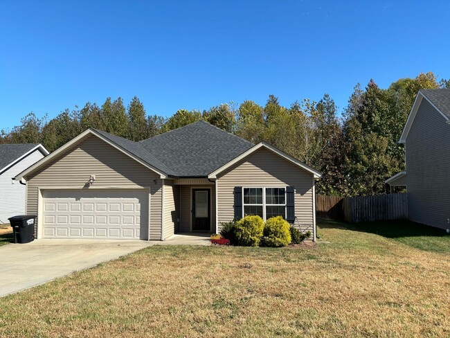 **1360 Freedom Drive SHOWINGS START 12/2/24** - **1360 Freedom Drive SHOWINGS START 12/2/24** House