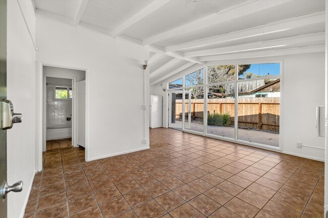 Photo - 6648 Del Playa Dr Unidad 1