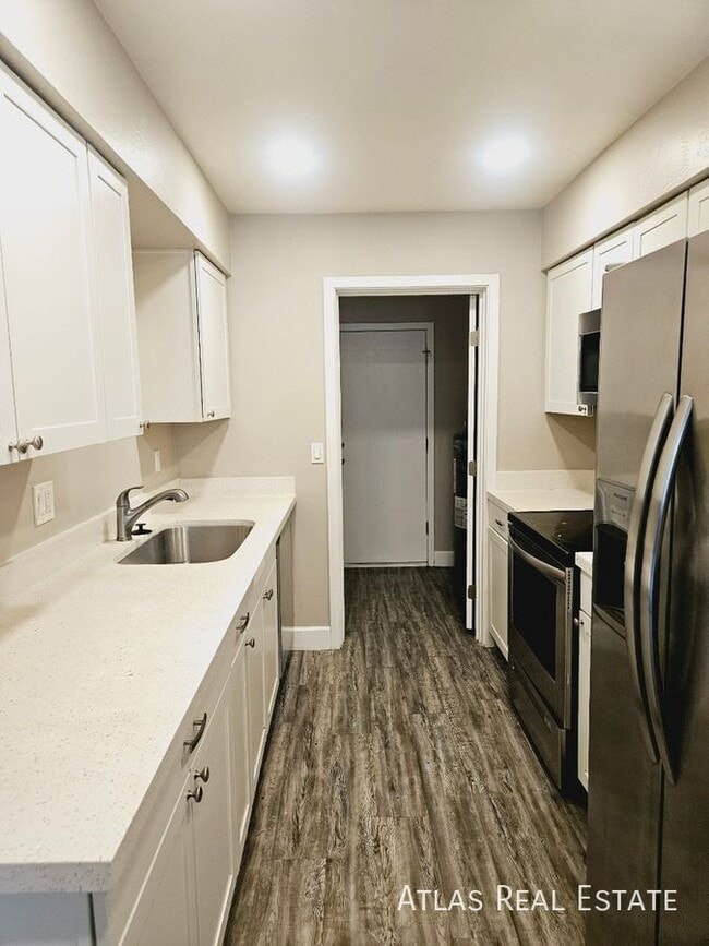 Building Photo - 2826 E Capri Cir Unit 3 Rental