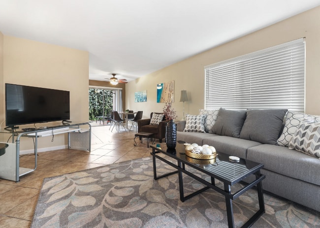 Photo - 718 N Floral St Unit 3