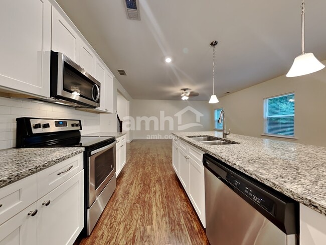 Photo - 174 Makenna Dr