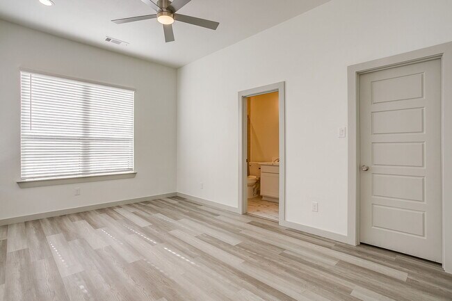 3141 McCart Ave Unit 3141