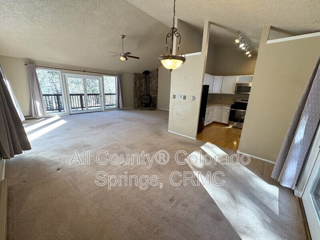 Photo - 931 Kings Crown Rd