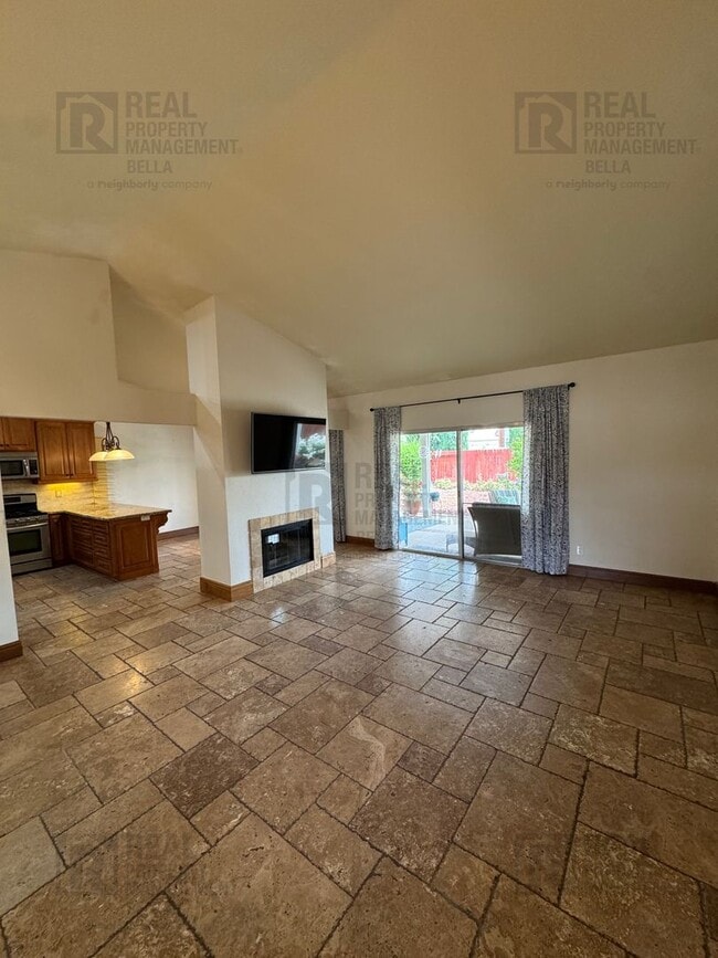 Photo - Spacious & Stylish Living in the Heart of Lake Elsinore