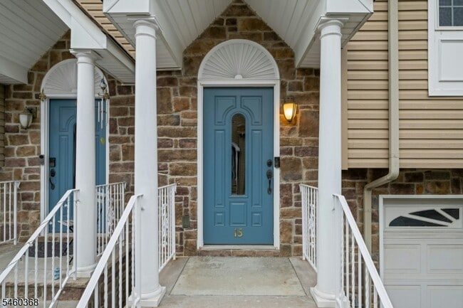 102 Montgomery St