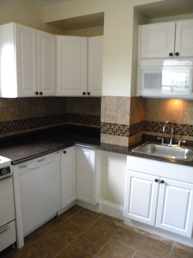 Building Photo - 750-CURF Unit 4