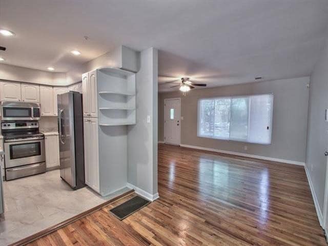 Photo - 2107 High Rd