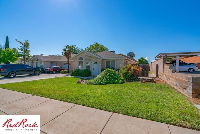 Photo - Easy Living! 3 Bedroom Home with Gorgeous Backyard