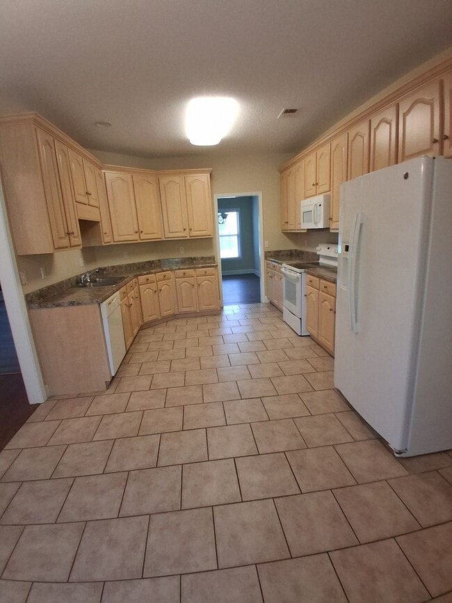 Photo - Beautiful 4-bedroom 2 bath home 69S Tuscaloosa