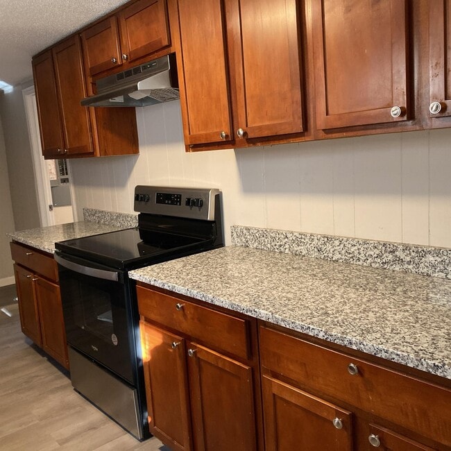 Photo - 332 N Cedar Ave