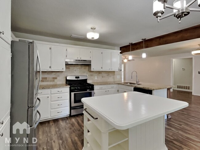 Photo - 612 S Rough Creek Ct