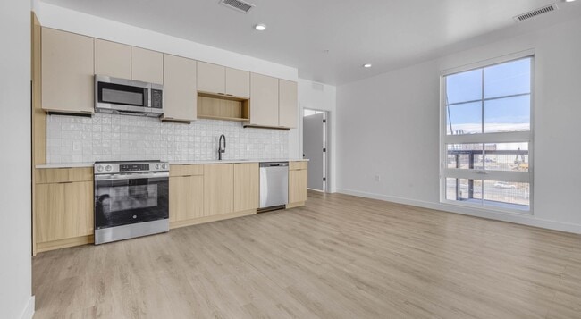 Building Photo - Journeyman