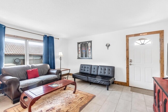 Photo - 112 S 7th St