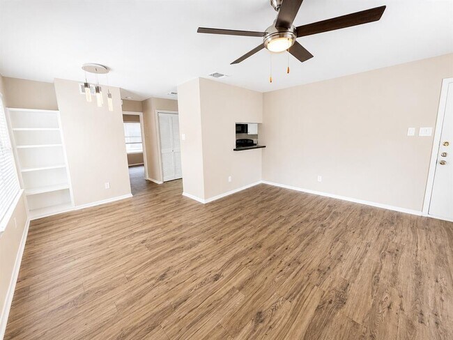 Photo - 10507 Mellow Ln Unit 13202