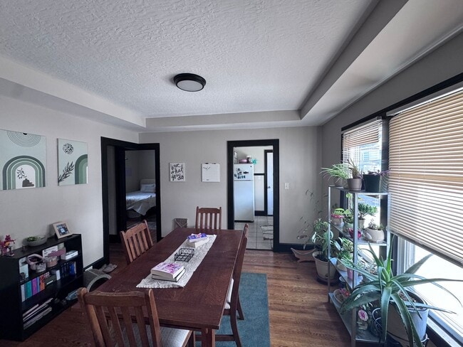 Photo - Market 1/2 Unit lower